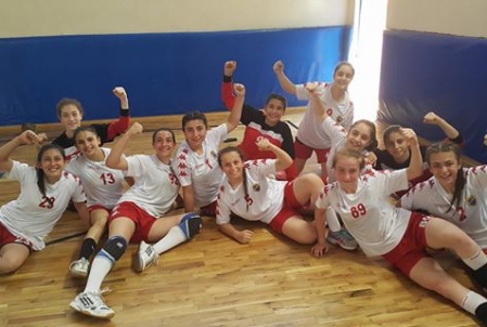 Küçükler Hentbol Türkiye Şampiyonası final ilk maçında Takımımız Anadolu Üniversitesini 34-28 yendik.